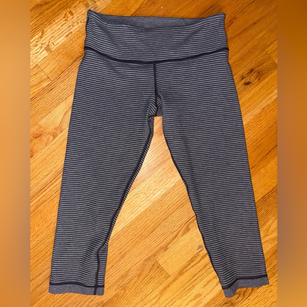 Striped Lululemon Capri Leggings in size 10